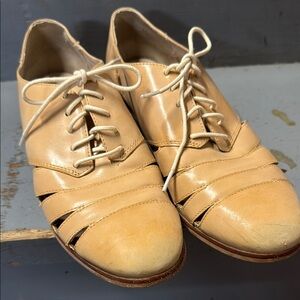 Clarks Tan Women's Lace-Up Flats